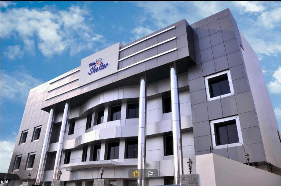 Shelter Hotel Lucknow Bagian luar foto