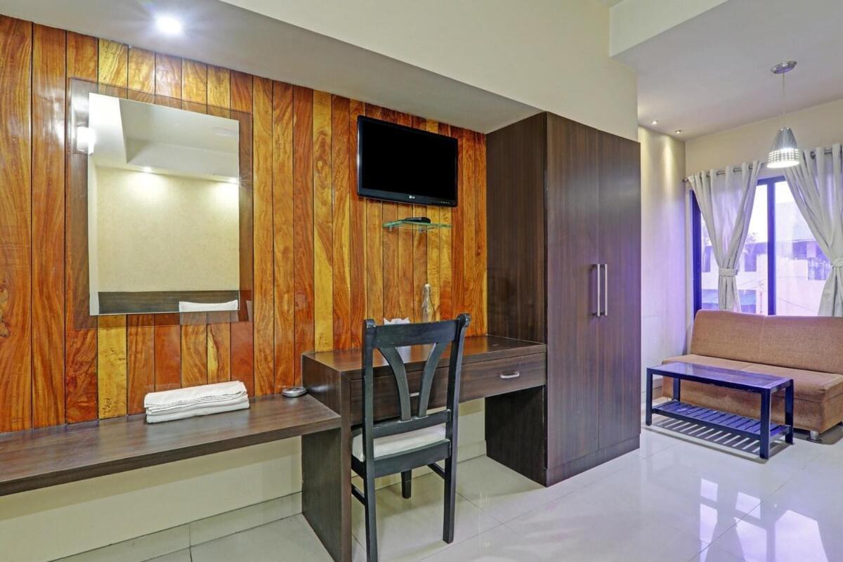 Shelter Hotel Lucknow Bagian luar foto