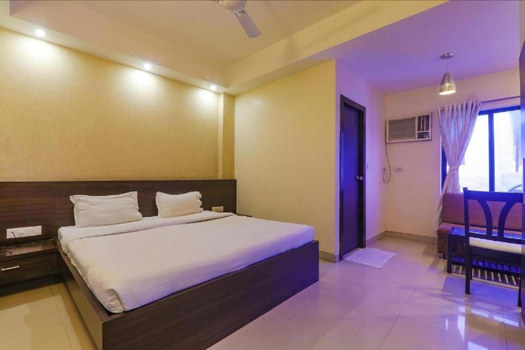 Shelter Hotel Lucknow Bagian luar foto
