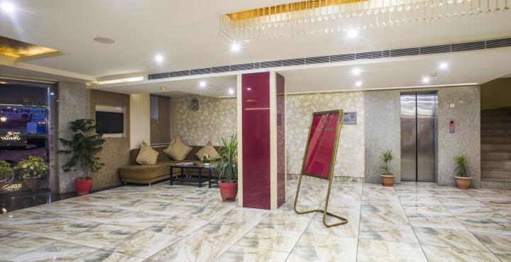 Shelter Hotel Lucknow Bagian luar foto