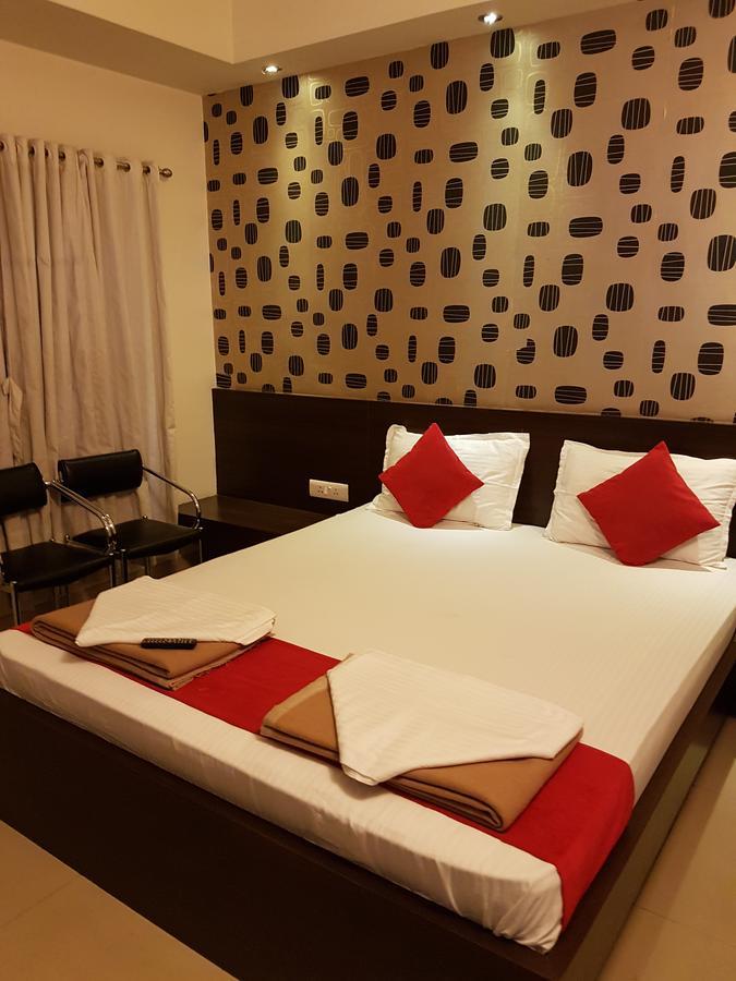 Shelter Hotel Lucknow Bagian luar foto