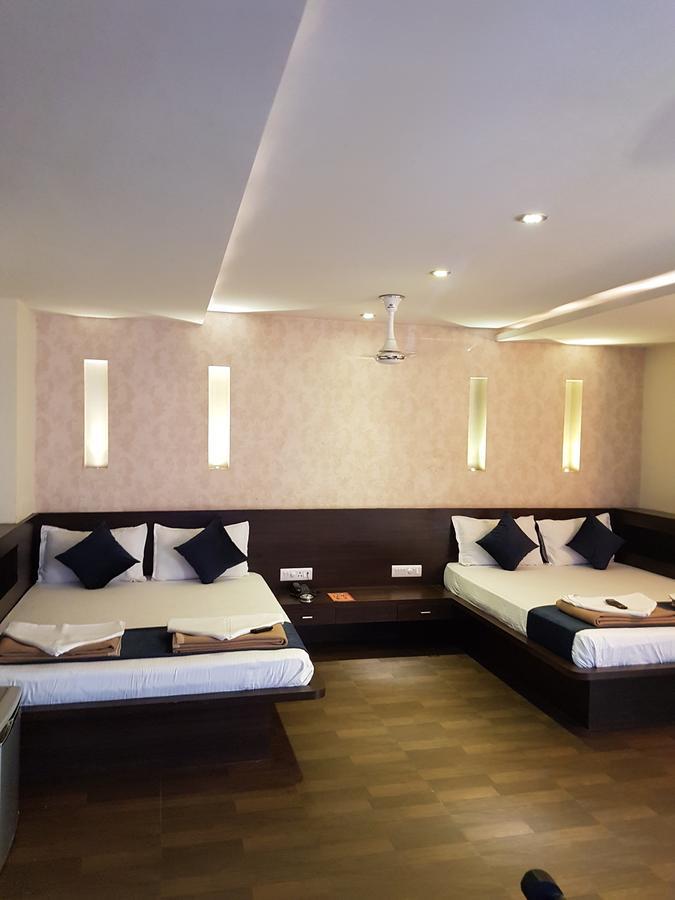 Shelter Hotel Lucknow Bagian luar foto