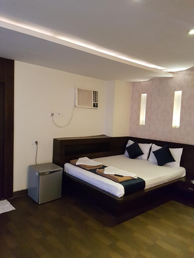 Shelter Hotel Lucknow Bagian luar foto