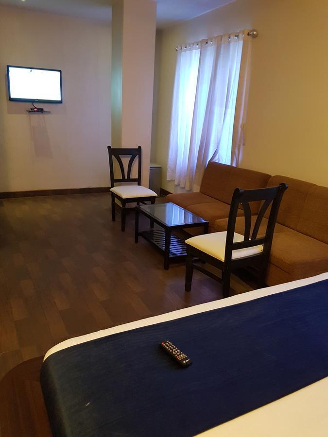 Shelter Hotel Lucknow Bagian luar foto