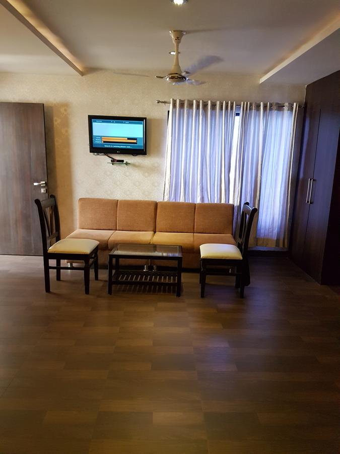 Shelter Hotel Lucknow Bagian luar foto